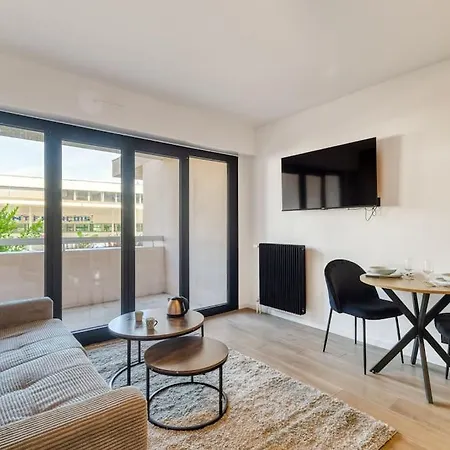 Canopy - - - Balcon - 2 Pers * Annemasse